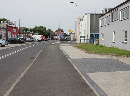 Nowa ulica, parkingi i droga rowerowa na ulicy 57019