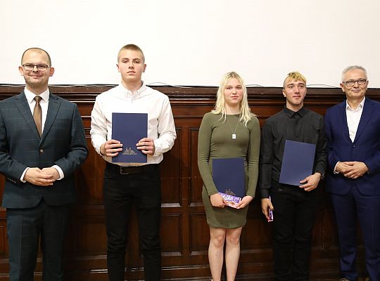 Nagrody i wyróżnienia burmistrza z okazji Dnia 58297
