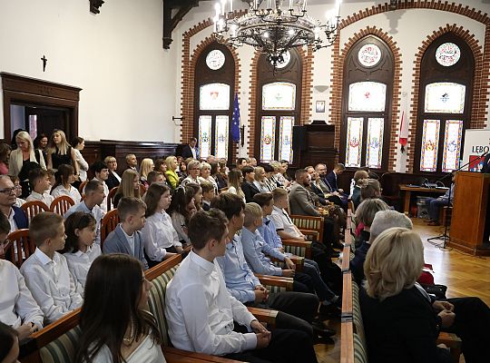 Dyrektorzy i nauczyciele nagrodzeni z okazji Dnia 58300