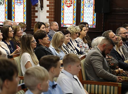 Dyrektorzy i nauczyciele nagrodzeni z okazji Dnia 58306