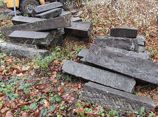 Kolejny etap renowacji schodów prowadzących do 59380