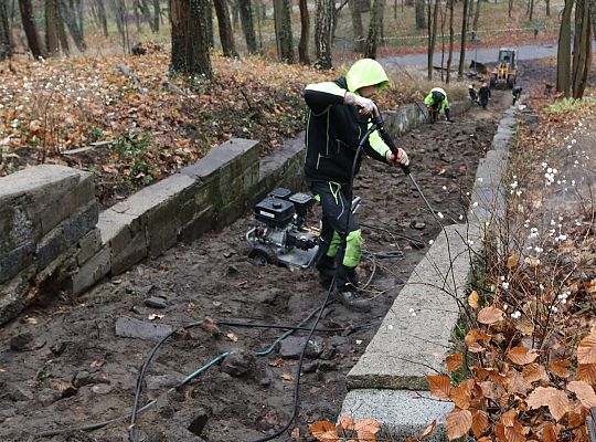 Kolejny etap renowacji schodów prowadzących do 59385