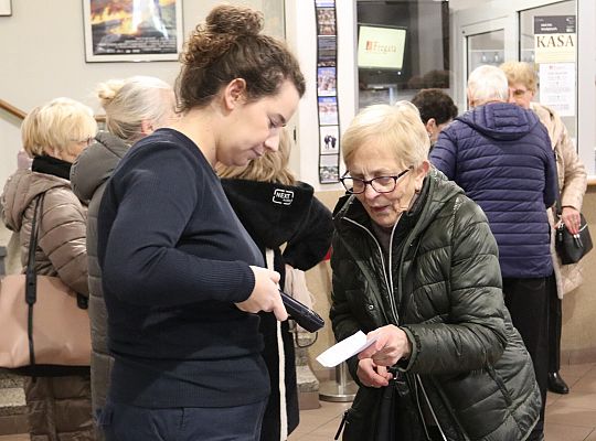 Seniorzy wypełnili „Fregatę” na seansie filmowym 59471