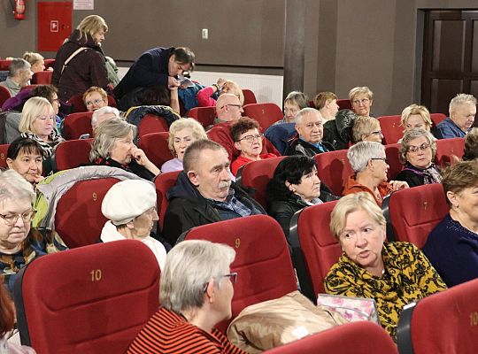 Seniorzy wypełnili „Fregatę” na seansie filmowym 59478