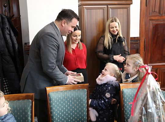 Mali kolędnicy odwiedzili Burmistrza 60045