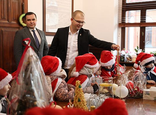 Mali kolędnicy odwiedzili Burmistrza 60059