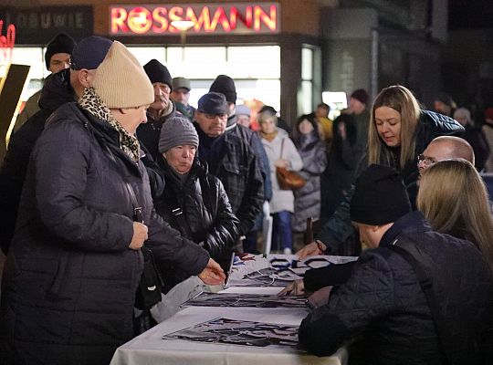 Tłumy na promocji miejskiego kalendarza na 2025 60102