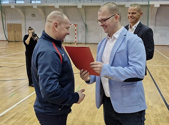 Zagrali o zwycięstwo w XXIV Halowym Turnieju Piłki 60566