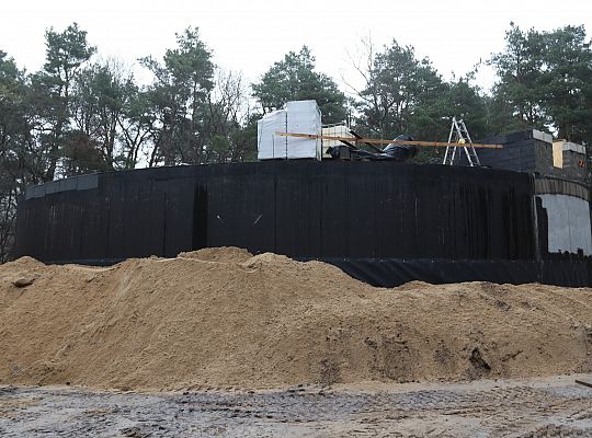 W parku im. Bolesława Chrobrego budowany jest 60569