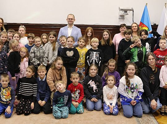 Uczniowie Szkoły Podstawowej w Łebuni odwiedzili 60865