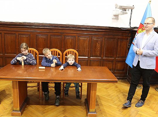 Uczniowie Szkoły Podstawowej w Łebuni odwiedzili 60876