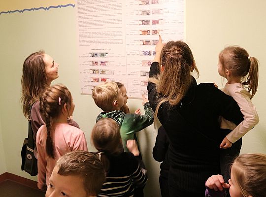 Uczniowie Szkoły Podstawowej w Łebuni odwiedzili 60891