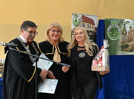 Uczniowie fryzjerskiego rzemiosła zaprezentowali 60968