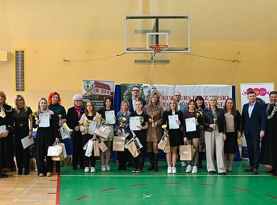 Uczniowie fryzjerskiego rzemiosła zaprezentowali 60943