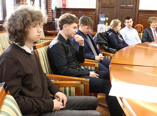 Młodzieżowi radni obradowali na VII sesji 60988