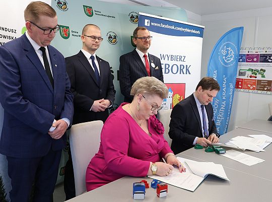 Umowa na strategiczną inwestycję w ZZO Błękitna 61143