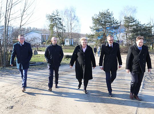 Umowa na strategiczną inwestycję w ZZO Błękitna 61148