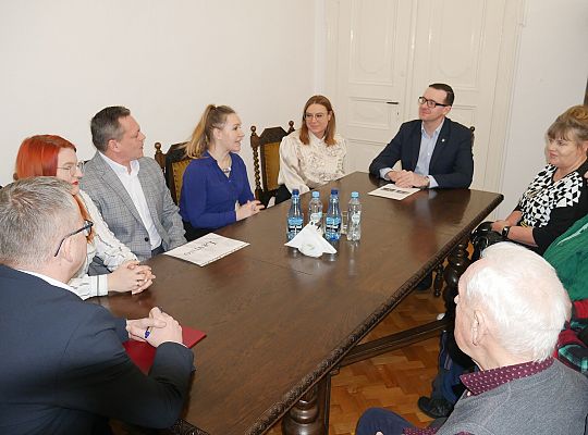 Zespół "Levino" pod skrzydłami 61271