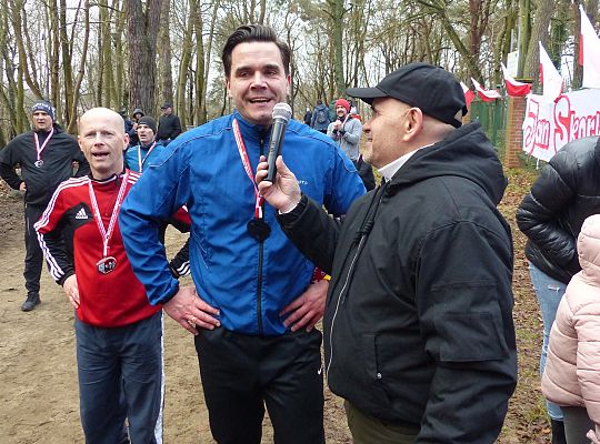 Patriotyczne bieganie w Parku Chrobrego z okazji 61414