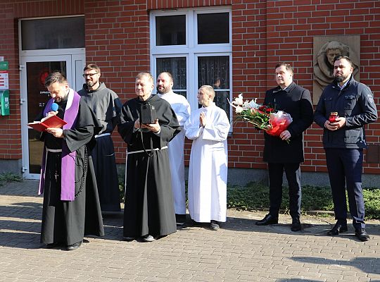 W hołdzie ofiarom sowieckiej zbrodni na plebanii 61572