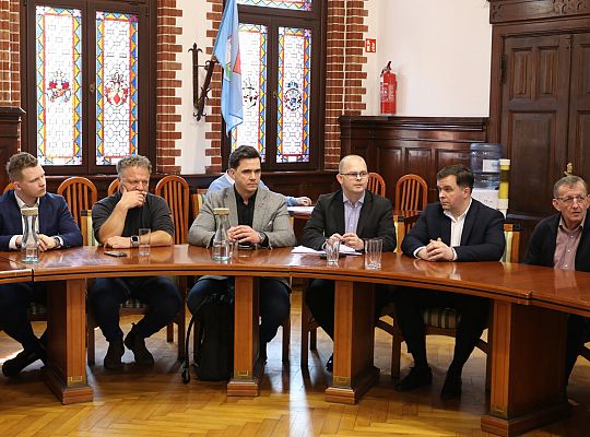 Rozmowy burmistrza i radnych obu gmin o zmianie 61590