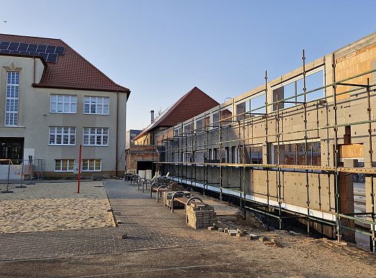 Budowana hala sportowa przy SP1 zyska zadaszenie 61641