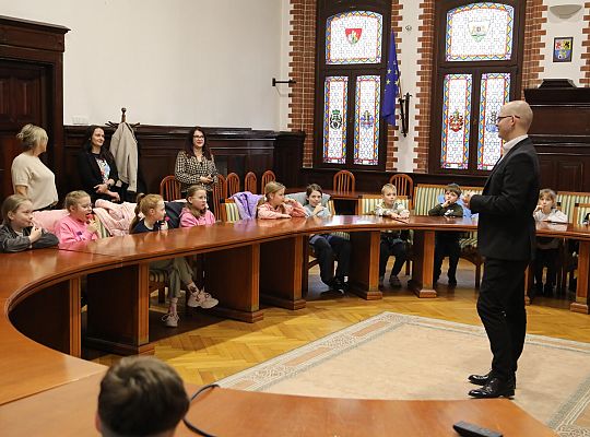 Spotkanie dzieci z burmistrzem w Urzędzie Miejskim 62030