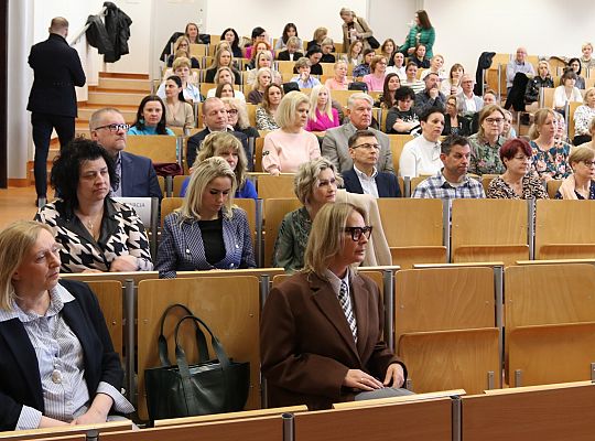 Dzieci i młodzież potrzebują poczucia 62345