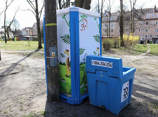 Nowe toalety przy placach zabaw – wygoda i higiena 62373