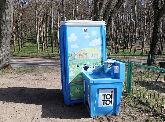 Nowe toalety przy placach zabaw – wygoda i higiena 62378