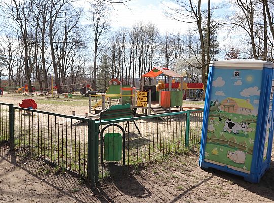 Nowe toalety przy placach zabaw – wygoda i higiena 62379
