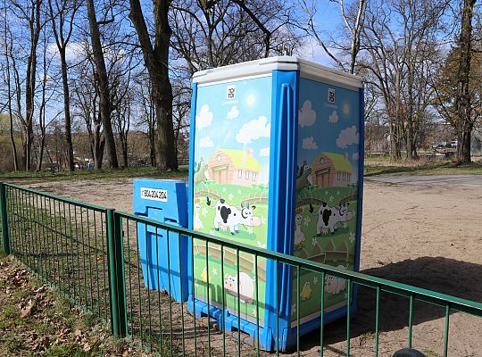 Nowe toalety przy placach zabaw – wygoda i higiena 62380