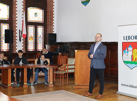 Ósmoklasiści z SP 3 poznali kulisy pracy ratusza! 62413