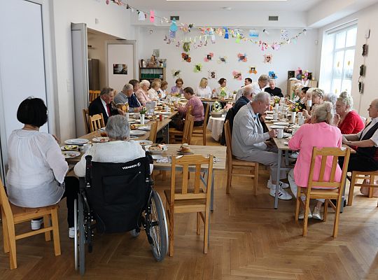 Na wielkanocnym śniadaniu z seniorami 62448
