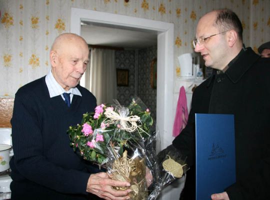 Nestor pisarzy kaszubskich obchodził 90 urodziny 1979