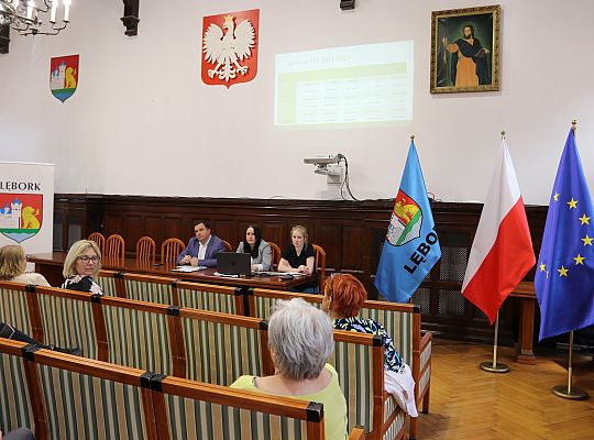 Rozmawiali o przyszłości „Nowego Świata”. Trwa 63017
