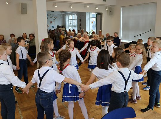 Radośnie i z sercem – Dzień Matki na spotkaniu 63472