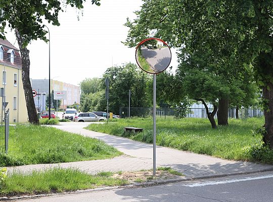 Nowe lustra drogowe w Lęborku – więcej 64010