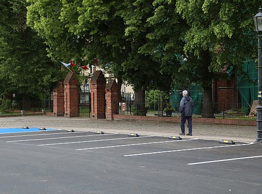 Remont nawierzchni na placu św. Jakuba Ap. 64042