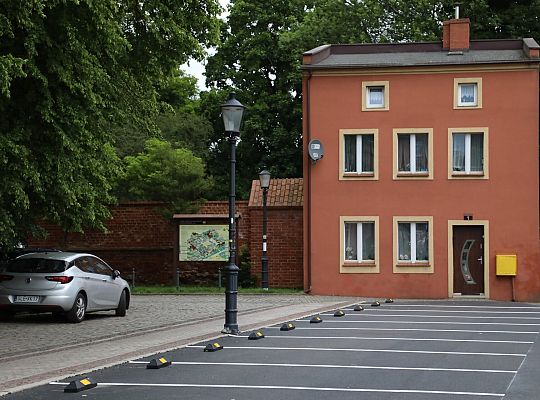 Remont nawierzchni na placu św. Jakuba Ap. 64043