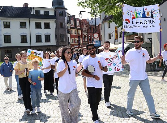 Barwna parada rozkręciła piąty Festiwal Uliczny w 64269