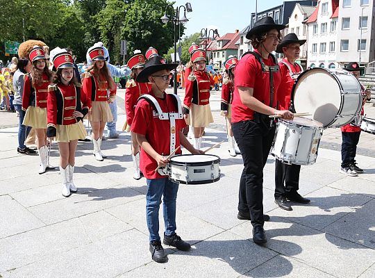 Barwna parada rozkręciła piąty Festiwal Uliczny w 64273