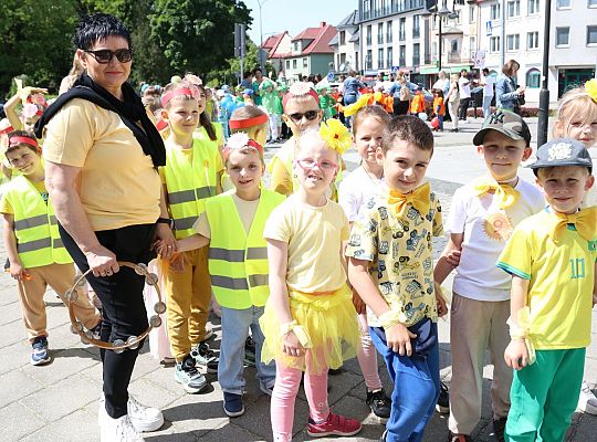 Barwna parada rozkręciła piąty Festiwal Uliczny w 64275