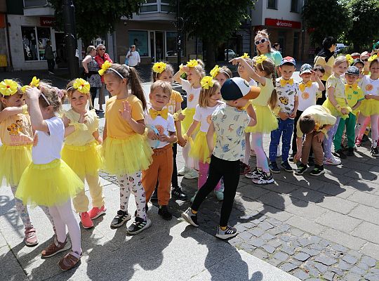 Barwna parada rozkręciła piąty Festiwal Uliczny w 64280