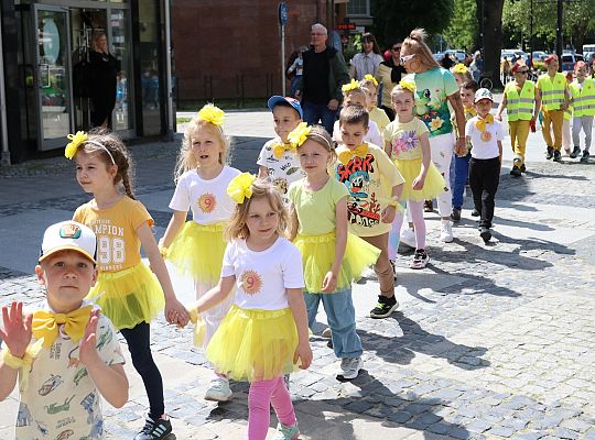 Barwna parada rozkręciła piąty Festiwal Uliczny w 64281