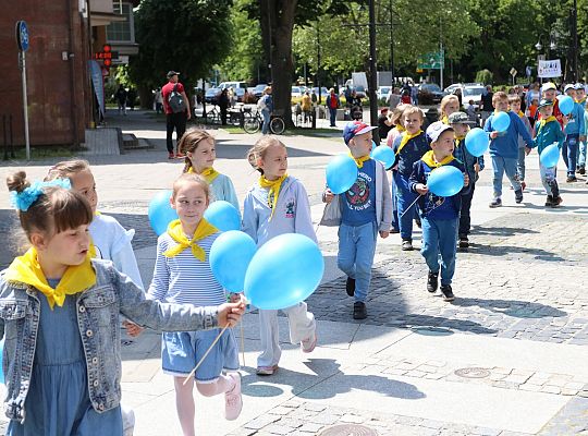 Barwna parada rozkręciła piąty Festiwal Uliczny w 64285