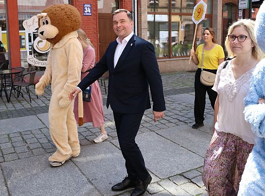 Barwna parada rozkręciła piąty Festiwal Uliczny w 64292