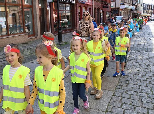Barwna parada rozkręciła piąty Festiwal Uliczny w 64295