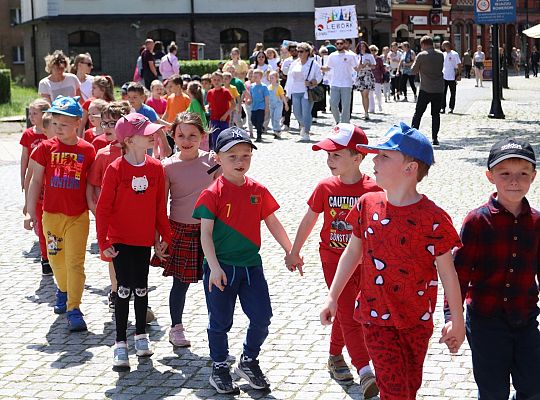 Barwna parada rozkręciła piąty Festiwal Uliczny w 64304
