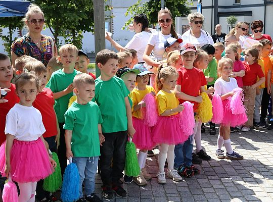 Barwna parada rozkręciła piąty Festiwal Uliczny w 64313
